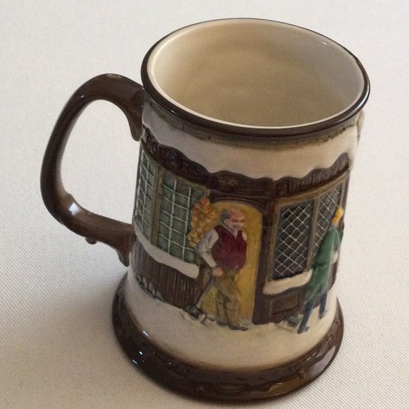 Beswick - Royal Doulton Group Mug - Dickens Christmas Carol 1977 - Picture 3 of 8